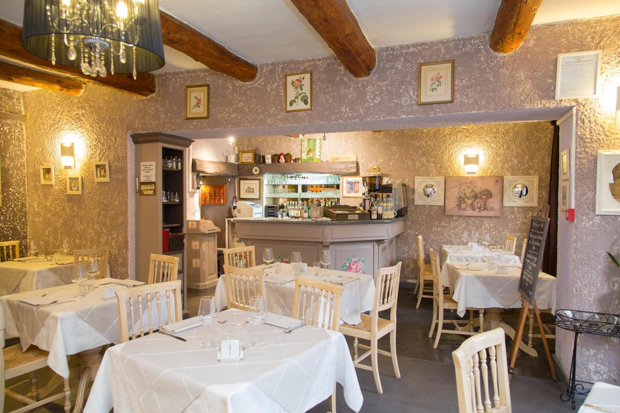 Logis Hotel Restaurant La Farigoule Sainte-Cécile-les-Vignes Buitenkant foto