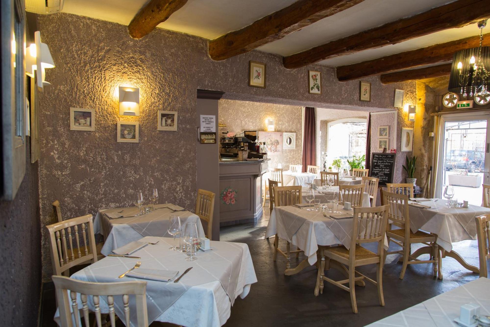 Logis Hotel Restaurant La Farigoule Sainte-Cécile-les-Vignes Buitenkant foto