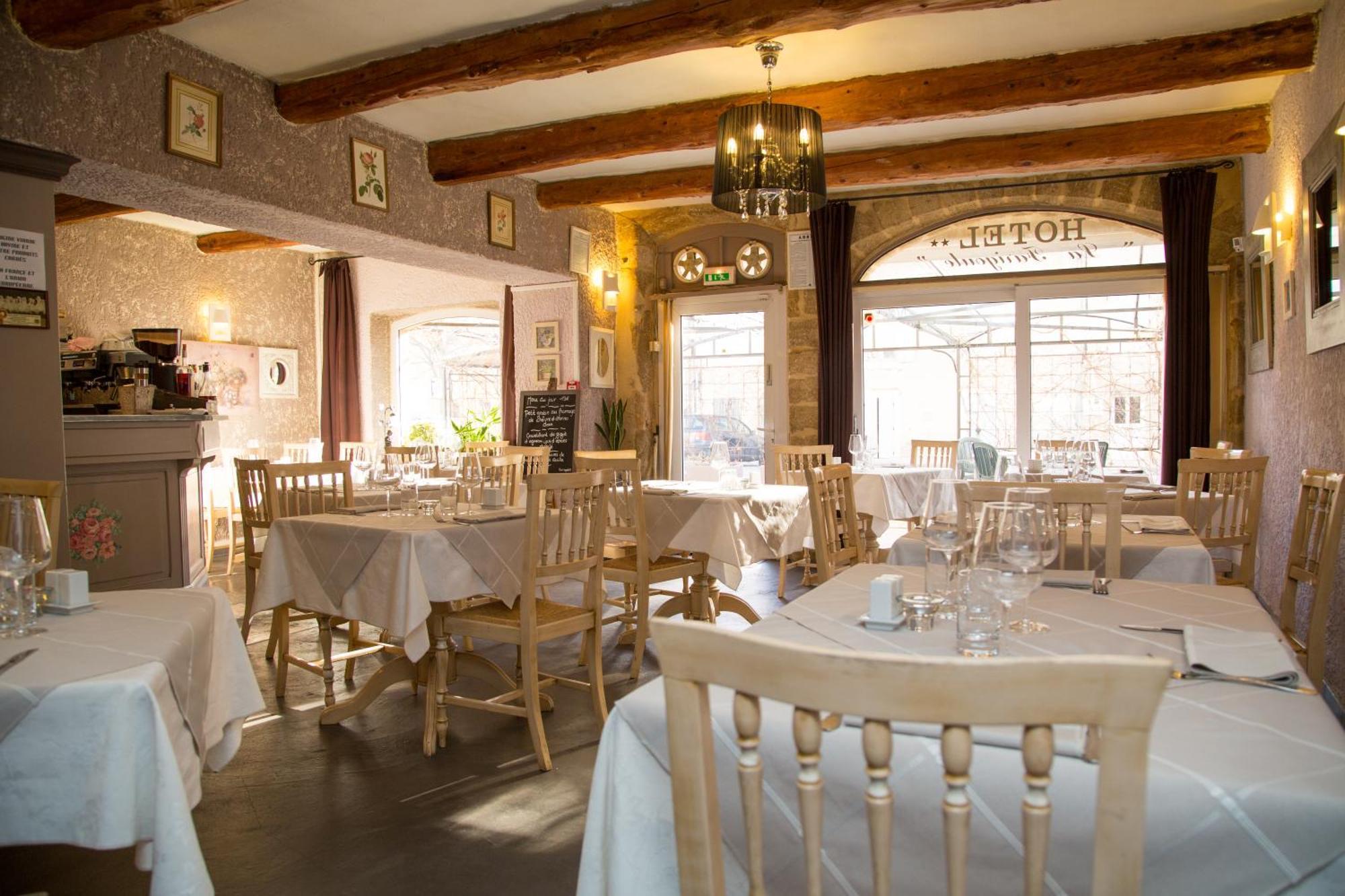 Logis Hotel Restaurant La Farigoule Sainte-Cécile-les-Vignes Buitenkant foto