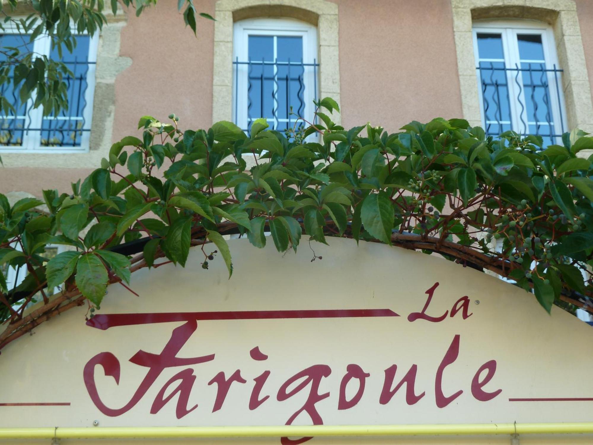 Logis Hotel Restaurant La Farigoule Sainte-Cécile-les-Vignes Buitenkant foto