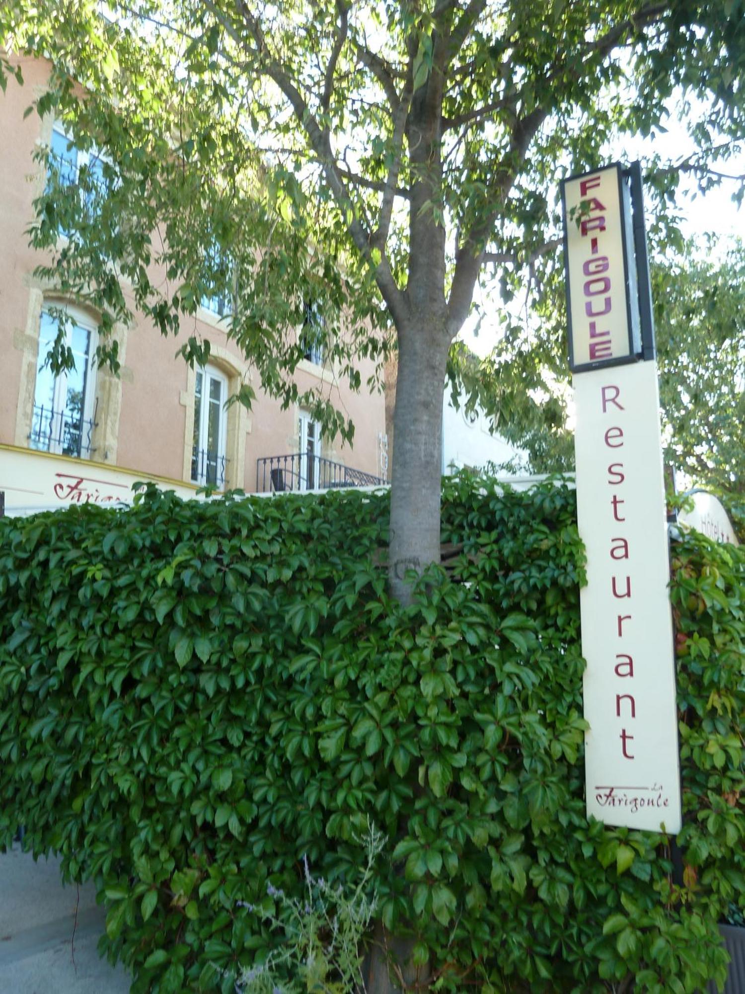 Logis Hotel Restaurant La Farigoule Sainte-Cécile-les-Vignes Buitenkant foto