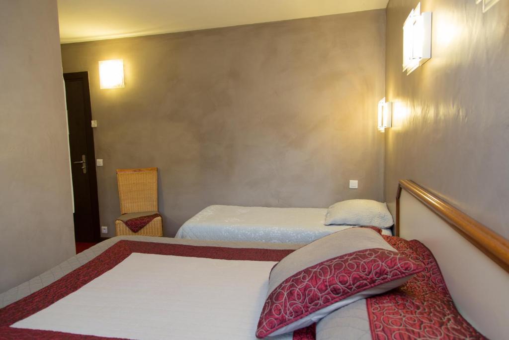 Logis Hotel Restaurant La Farigoule Sainte-Cécile-les-Vignes Kamer foto