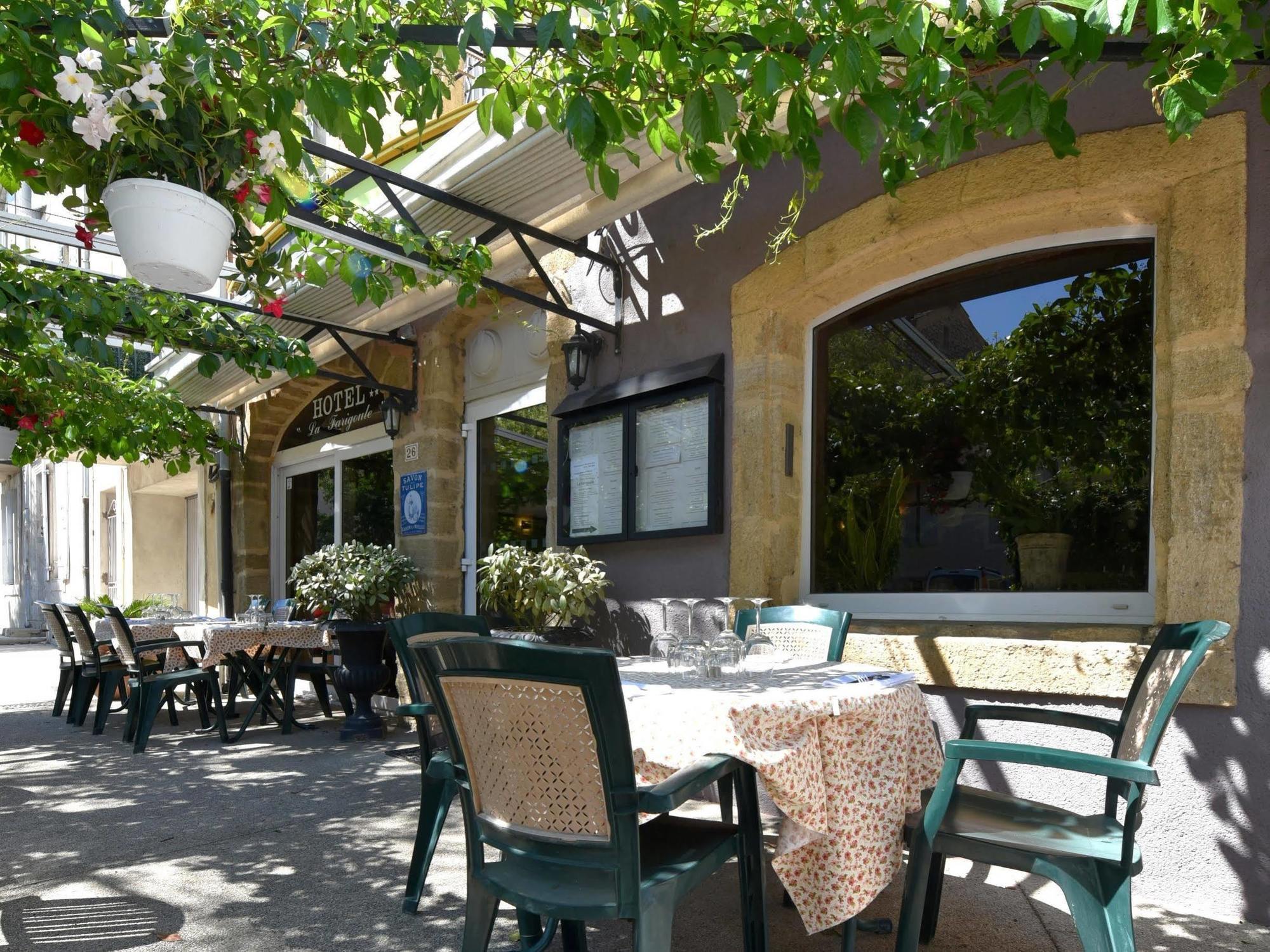 Logis Hotel Restaurant La Farigoule Sainte-Cécile-les-Vignes Buitenkant foto