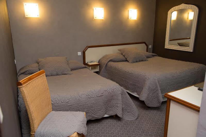 Logis Hotel Restaurant La Farigoule Sainte-Cécile-les-Vignes Buitenkant foto